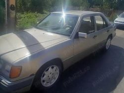 Utilizat 1987 Mercedes 230 Berlinǎ | 2.000 EUR