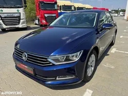 Culoarealbastru Utilizat 2018 VW Passat Comfortline Berlinǎ | 13.552 EUR (Preț bun)