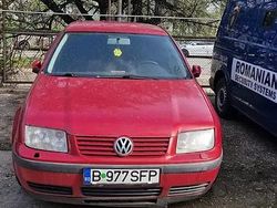 Rosu Utilizat 2002 VW Bora Berlinǎ | 1.300 EUR (Preț OK)