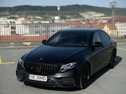 Negru Utilizat 2017 Mercedes E400 Avantgarde Berlinǎ | 27.990 EUR