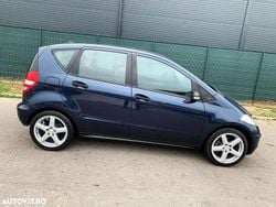 Culoarealbastru Utilizat 2004 Mercedes A170 Elegance Hatchback | 1.200 EUR