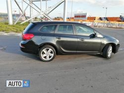 Negru Utilizat 2013 Opel Astra Active Break | 7.390 EUR (Scump)