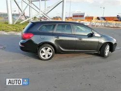 Negru Utilizat 2013 Opel Astra Active Break | 7.390 EUR (Puțin scump)