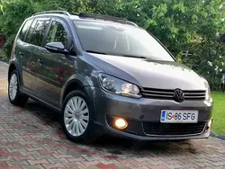 Utilizat 2013 VW Touran Cross Monovolum | 6.990 EUR