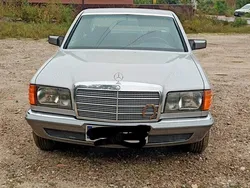Argintiu Utilizat 1984 Mercedes 380 Berlinǎ | 15.015 EUR