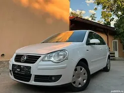 Alb Utilizat 2009 VW Polo Hatchback | 1.750 EUR (Preț bun)