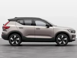 ["bright dusk"] Utilizat 2023 Volvo XC40 SUV | 56.038 EUR