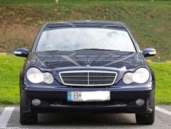 Culoarealbastru Utilizat 2001 Mercedes C240 Classic Berlinǎ | 10.490 EUR