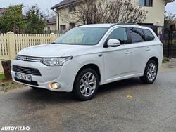 Culoarealb Utilizat 2014 Mitsubishi Outlander P-HEV SUV | 8.500 EUR (Super Preț)