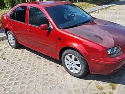 Visiniu Utilizat 2000 VW Bora Highline Berlinǎ | 2.200 EUR (Preț bun)