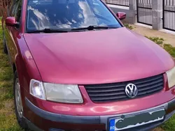 Rosu Utilizat 2008 VW Passat Comfortline Hatchback | 1.050 EUR