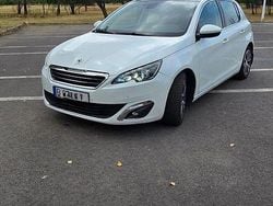 Culoarealb Utilizat 2014 Peugeot 308 Allure Hatchback | 7.000 EUR (Preț OK)