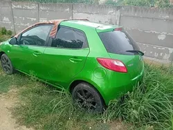 Utilizat 2009 Mazda 2 Berlinǎ | 2.100 EUR