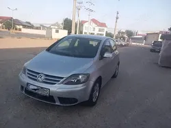 Utilizat 2006 VW Golf V Hatchback | 2.490 EUR (Preț OK)
