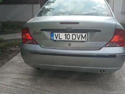Utilizat 2002 Ford Focus Berlinǎ | 3.500 EUR