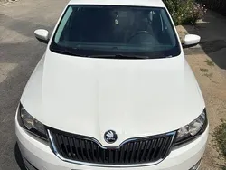 Alb Utilizat 2015 Skoda Rapid Elegance Hatchback | 3.950 EUR (Preț bun)