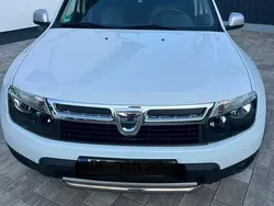 Alb Utilizat 2012 Dacia Duster Lauréate SUV | 7.490 EUR (Preț bun)