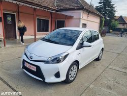 Culoarealbastru Utilizat 2013 Toyota Yaris Hybrid Luna | 7.950 EUR (Preț OK)