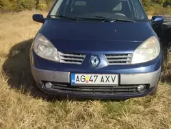 Utilizat 2004 Renault Scénic II Monovolum | 1.800 EUR