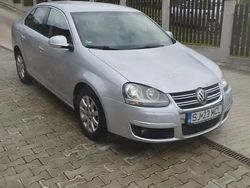 Gri Utilizat 2010 VW Jetta Berlinǎ | 3.250 EUR (Preț bun)