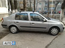 Gri metalizat Utilizat 2006 Renault Symbol Berlinǎ | 2.300 EUR (Puțin scump)