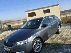 Gri Utilizat 2015 Skoda Octavia Break | 9.000 EUR (Puțin scump)