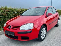 Rosu Utilizat 2006 VW Golf V Trendline Hatchback | 3.250 EUR (Puțin scump)