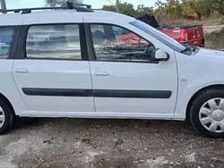 Utilizat 2012 Dacia Logan MCV Lauréate Break | 2.490 EUR (Super Preț)