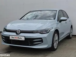Albastru mediu metalic Nouă 2025 VW Golf VIII Life Hatchback | 32.500 EUR (Scump)
