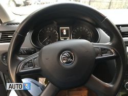 Alb Utilizat 2013 Skoda Octavia Elegance Hatchback | 10.000 EUR (Scump)