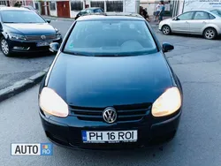Albastru Utilizat 2005 VW Golf IV Hatchback | 3.190 EUR
