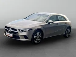 Gri deschis metalic Utilizat 2020 Mercedes A250 Hatchback | 23.950 EUR (Preț bun)