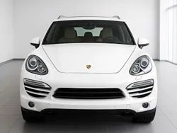 Alb Utilizat 2012 Porsche Cayenne SUV | 17.300 EUR (Super Preț)