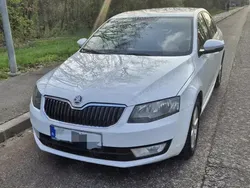 Alb Utilizat 2013 Skoda Octavia Elegance Hatchback | 6.750 EUR (Preț OK)