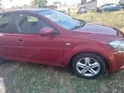 Rosu Utilizat 2010 Kia Ceed Hatchback | 2.100 EUR (Preț bun)