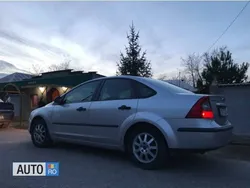 Gri Utilizat 2005 Ford Focus Trend+ Berlinǎ | 2.499 EUR (Scump)