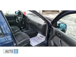 Albastru Utilizat 2001 VW Golf IV Berlinǎ | 1.799 EUR (Preț OK)