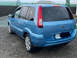 Albastru Utilizat 2011 Ford Fusion Hatchback | 2.850 EUR (Preț bun)