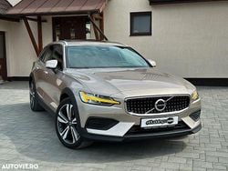 Galbeuriu Utilizat 2023 Volvo V60 CC Break | 39.999 EUR