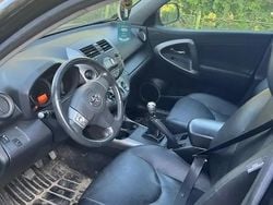 Culoarenegru Utilizat 2007 Toyota RAV4 SUV | 4.500 EUR (Preț OK)