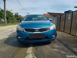 Albastru Utilizat 2013 Kia Ceed Hatchback | 3.999 EUR (Super Preț)