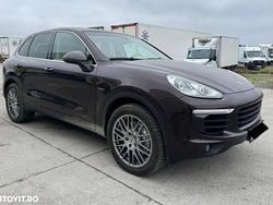 Culoaremaro Utilizat 2015 Porsche Cayenne SUV | 27.000 EUR (Super Preț)
