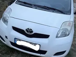 Utilizat 2010 Toyota Yaris Berlinǎ | 3.500 EUR
