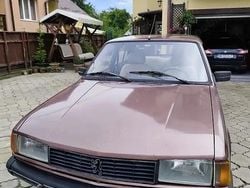 Utilizat 1984 Peugeot 305 Berlinǎ | 2.000 EUR