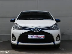 Alb Utilizat 2015 Toyota Yaris Hybrid Luna | 12.999 EUR