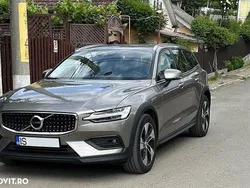 Culoaregri Utilizat 2021 Volvo V60 CC Pro Break | 30.500 EUR