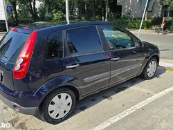 Culoarealbastru Utilizat 2006 Ford Fiesta Trend Hatchback | 1.990 EUR (Preț bun)