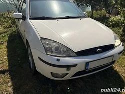 Alb Utilizat 2003 Ford Focus Hatchback | 800 EUR (Preț bun)