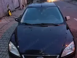 Utilizat 2006 Ford Focus Ghia Hatchback | 1.750 EUR (Preț OK)