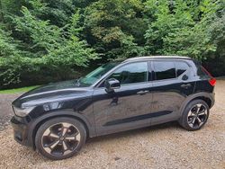 Culoarenegru Utilizat 2020 Volvo XC40 R-Design SUV | 21.500 EUR (Puțin scump)